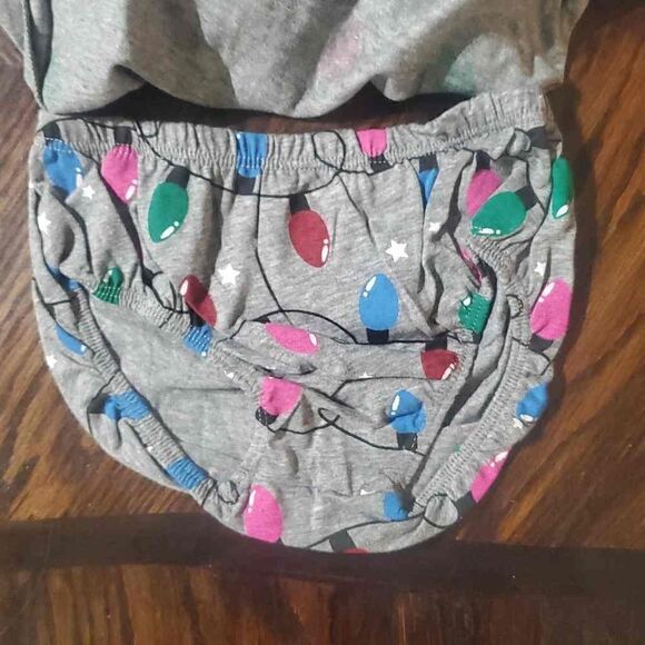 NWT NORTH POLE TRADING CO BABY OUTFIT - Picture 2 of 4